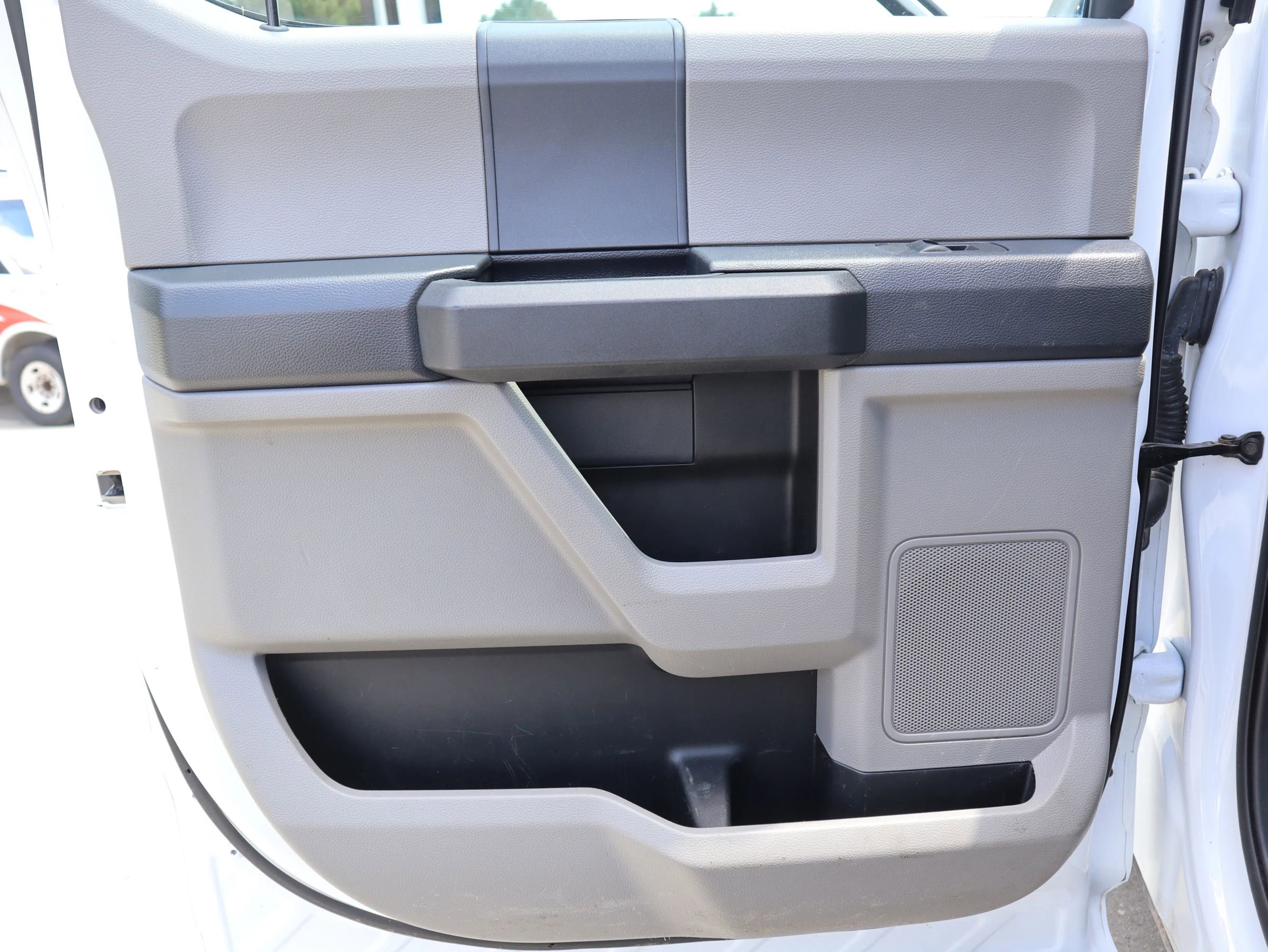 Used 2022 Ford F550 4x4 Crew Cab Super Duty w/ Power Equipment Group image 28