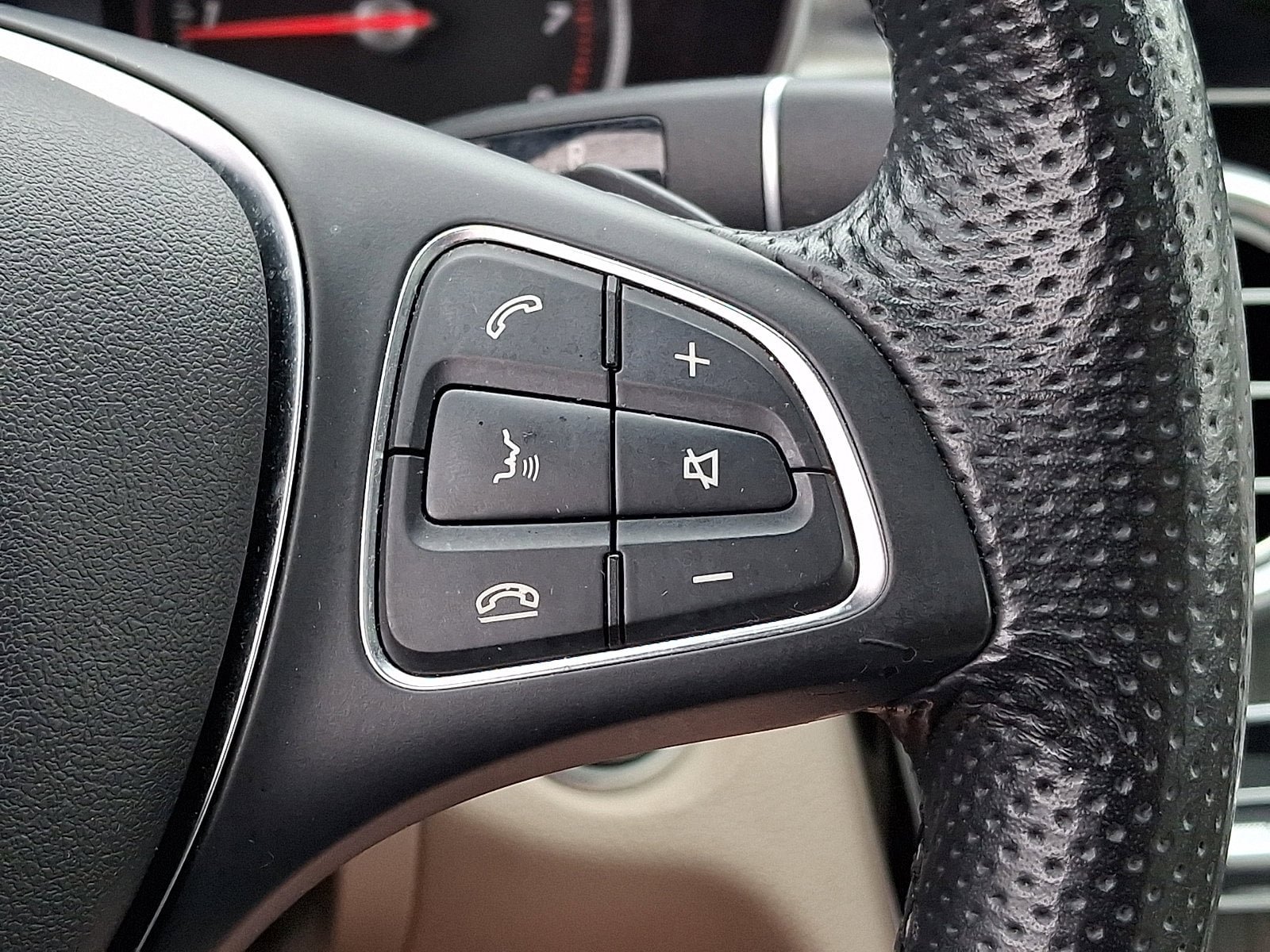Used 2018 Mercedes-Benz C 300 4MATIC Sedan image 24