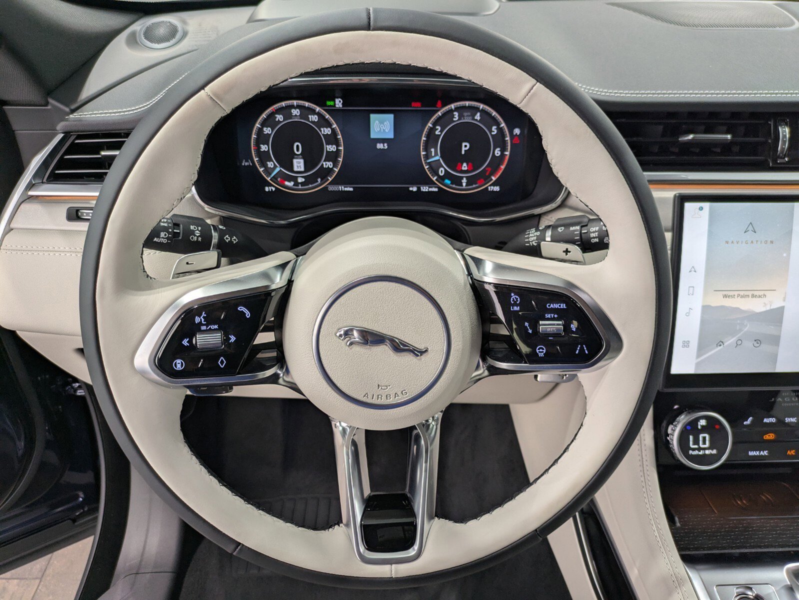 New 2026 Jaguar F-PACE R-Dynamic S image 14