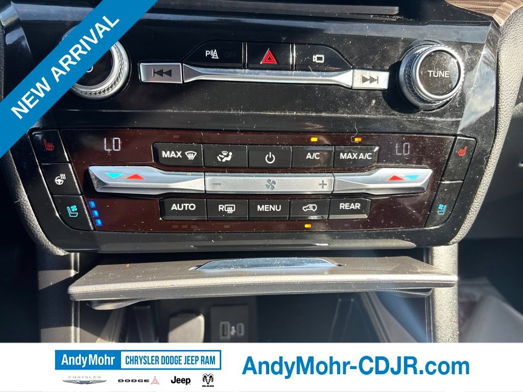 Used 2021 Ford Explorer Limited w/ Equipment Group 301A AWD/4WD image 19