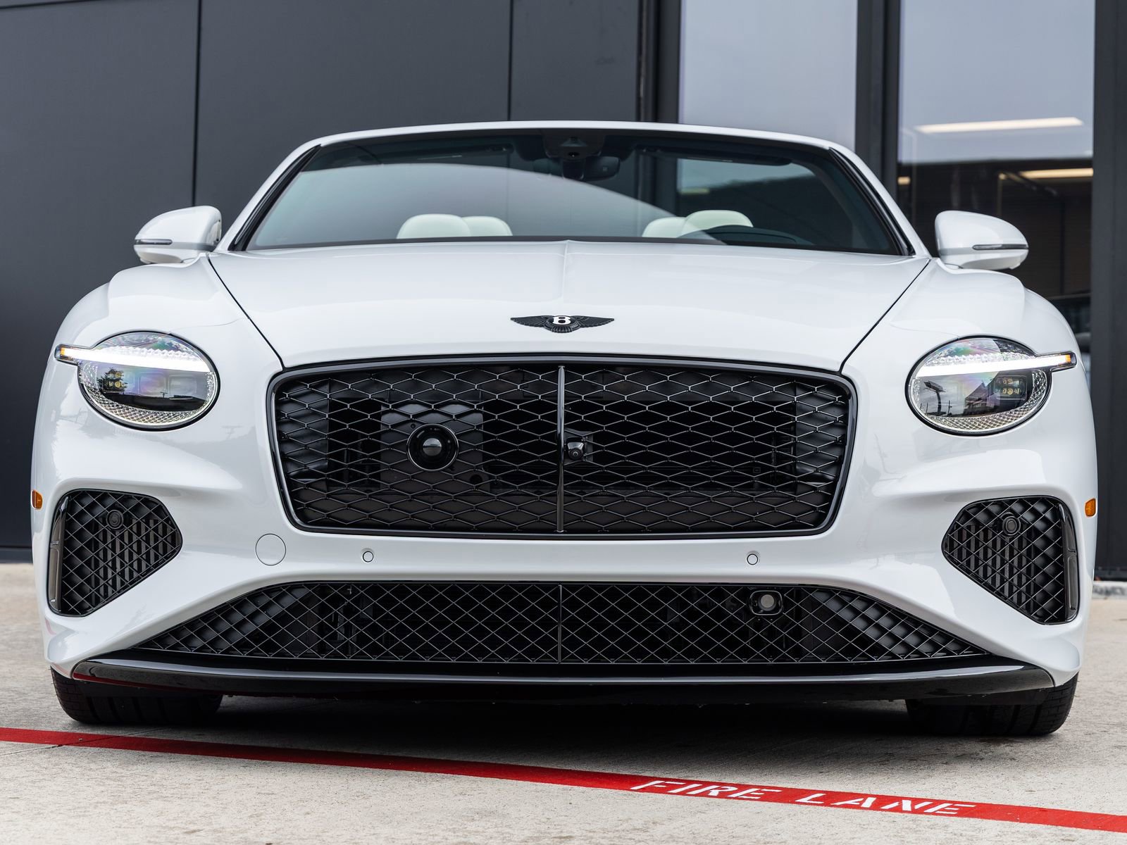 Used 2025 Bentley Continental GTC AWD/4WD image 4