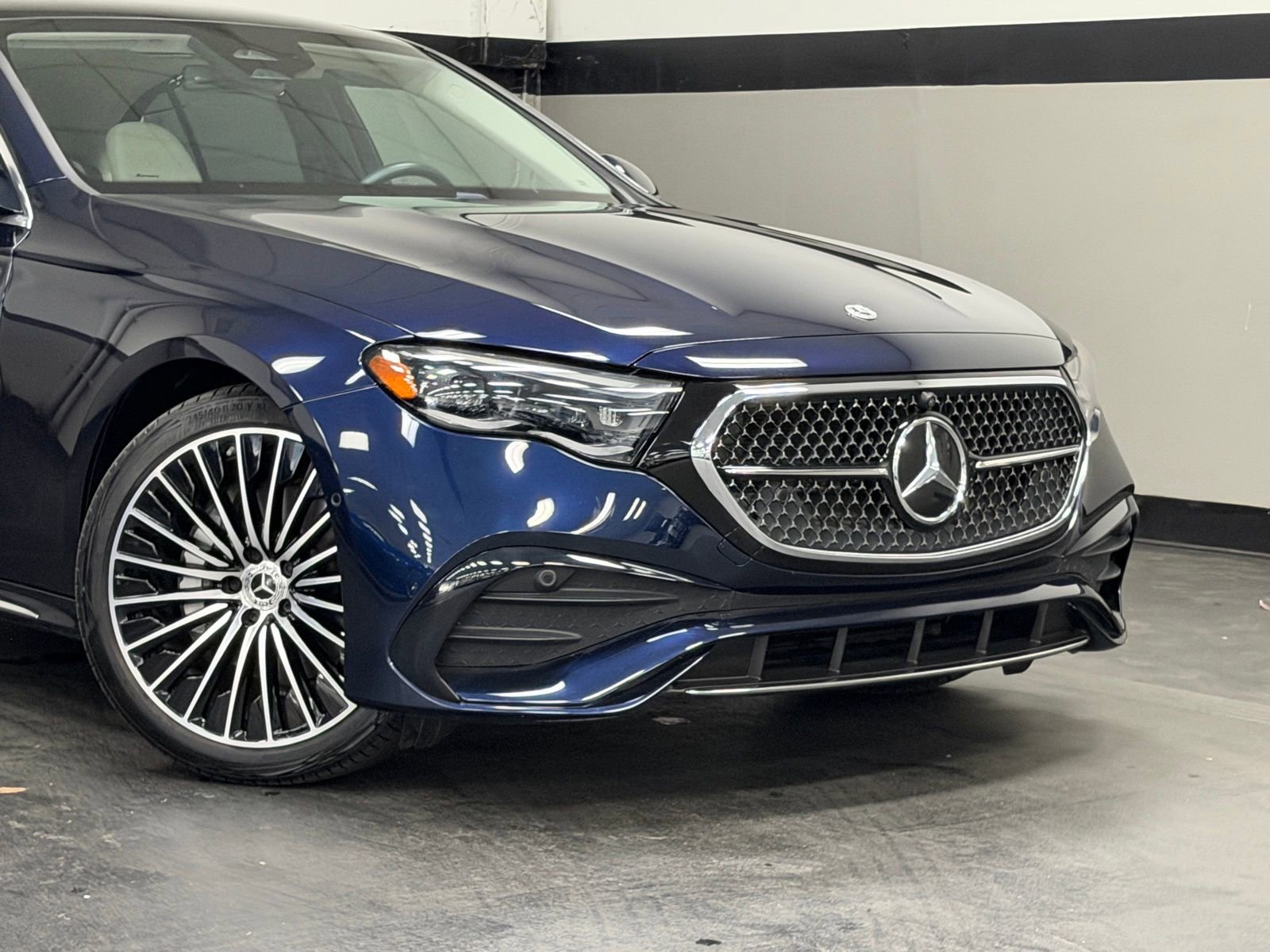 Certified 2025 Mercedes-Benz E 350 4MATIC Sedan image 3