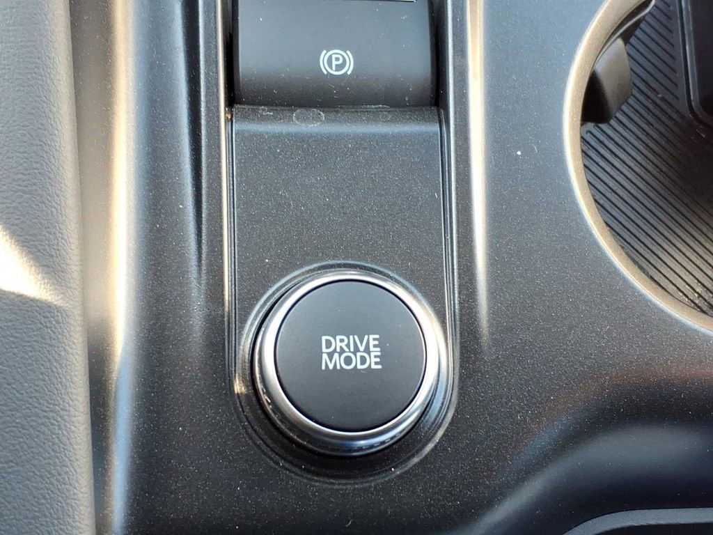 Used 2025 Ford Explorer Active w/ Active Comfort Package AWD/4WD image 18