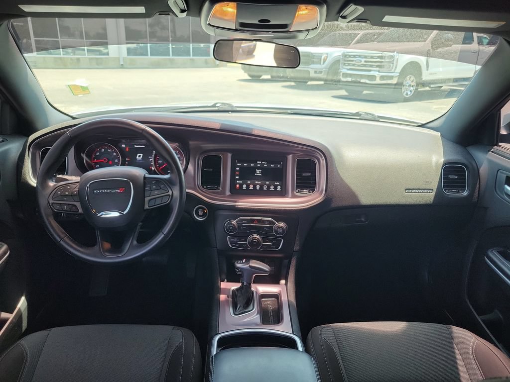 Used 2020 Dodge Charger SXT RWD image 10