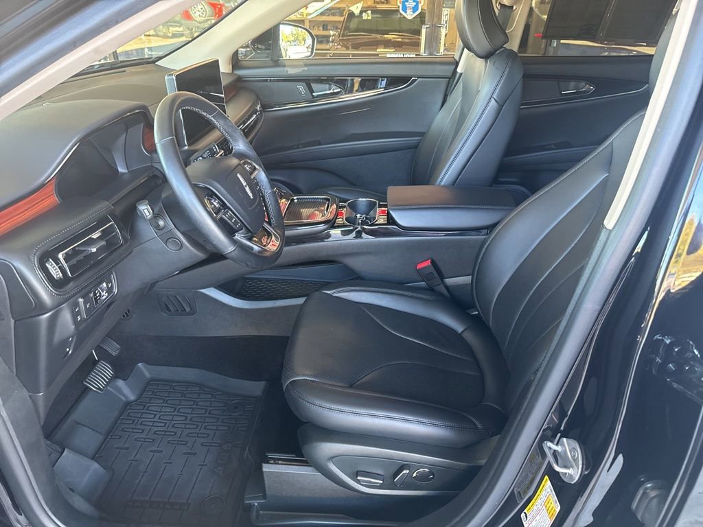 Used 2022 Lincoln Nautilus Reserve image 8