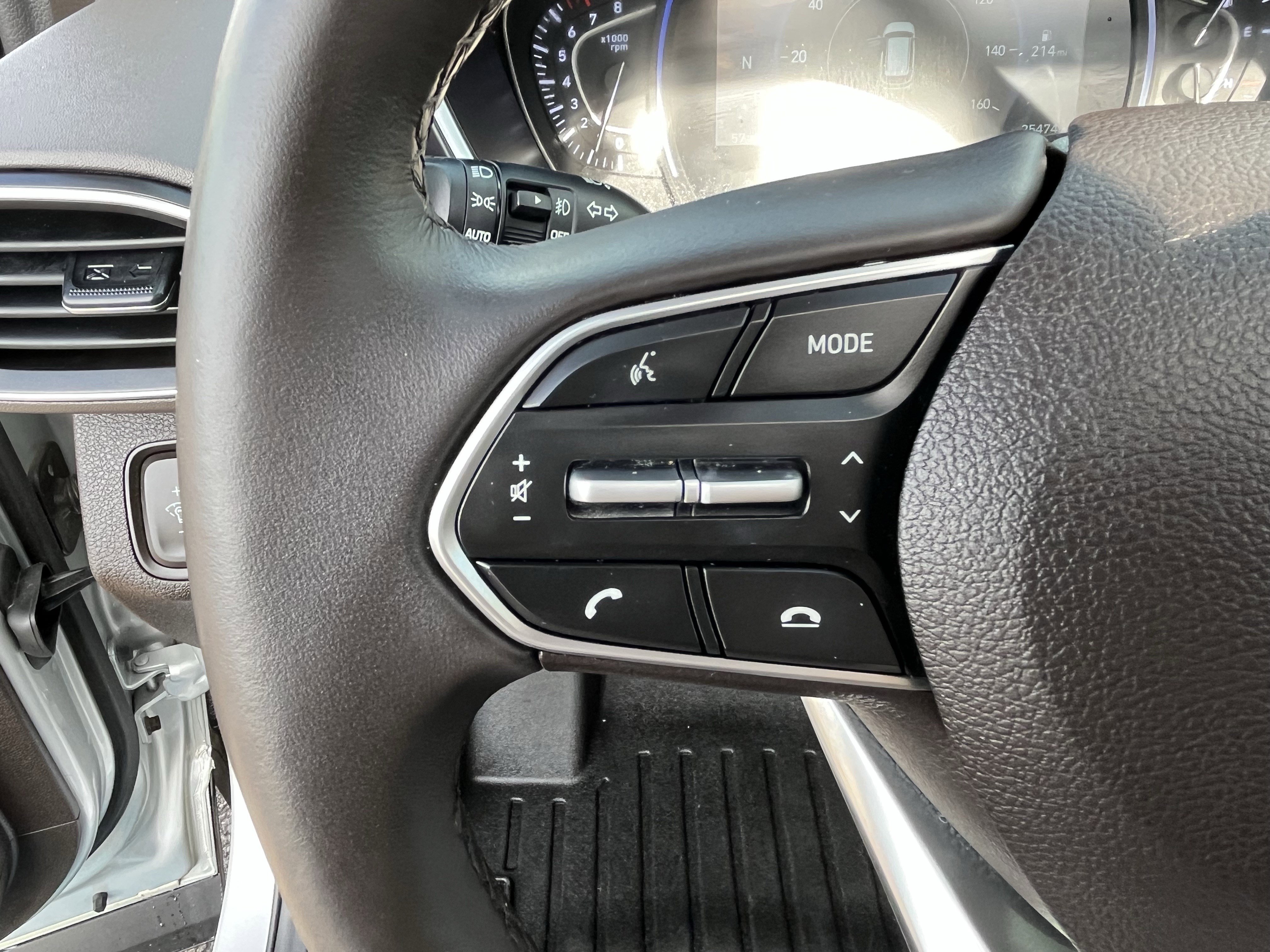 Used 2019 Hyundai Santa Fe Ultimate image 19