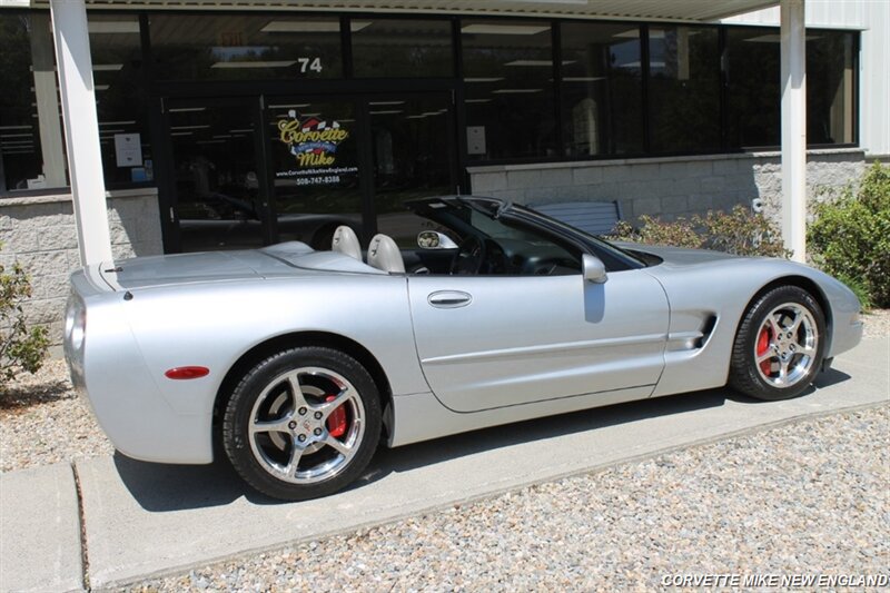 Used 2002 Chevrolet Corvette Coupe w/ Preferred Equipment Group2 RWD image 23