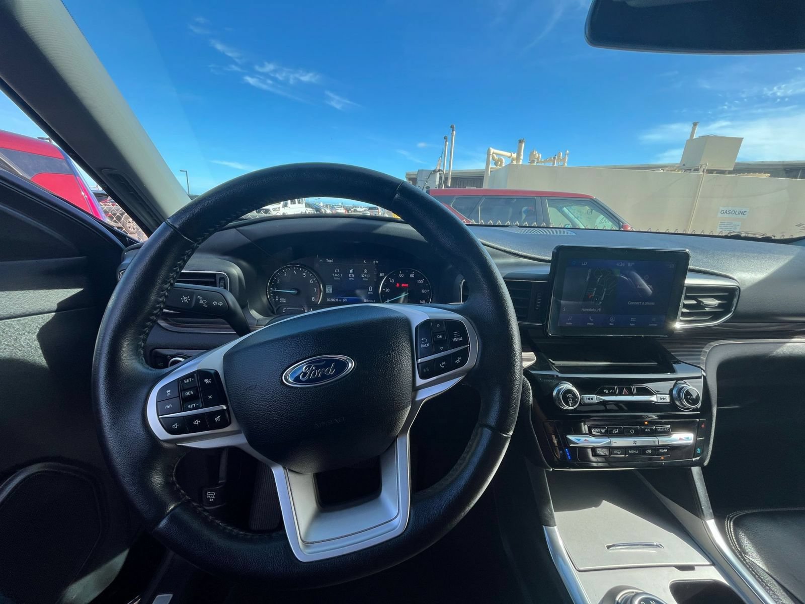 Used 2024 Ford Explorer Limited AWD/4WD image 34