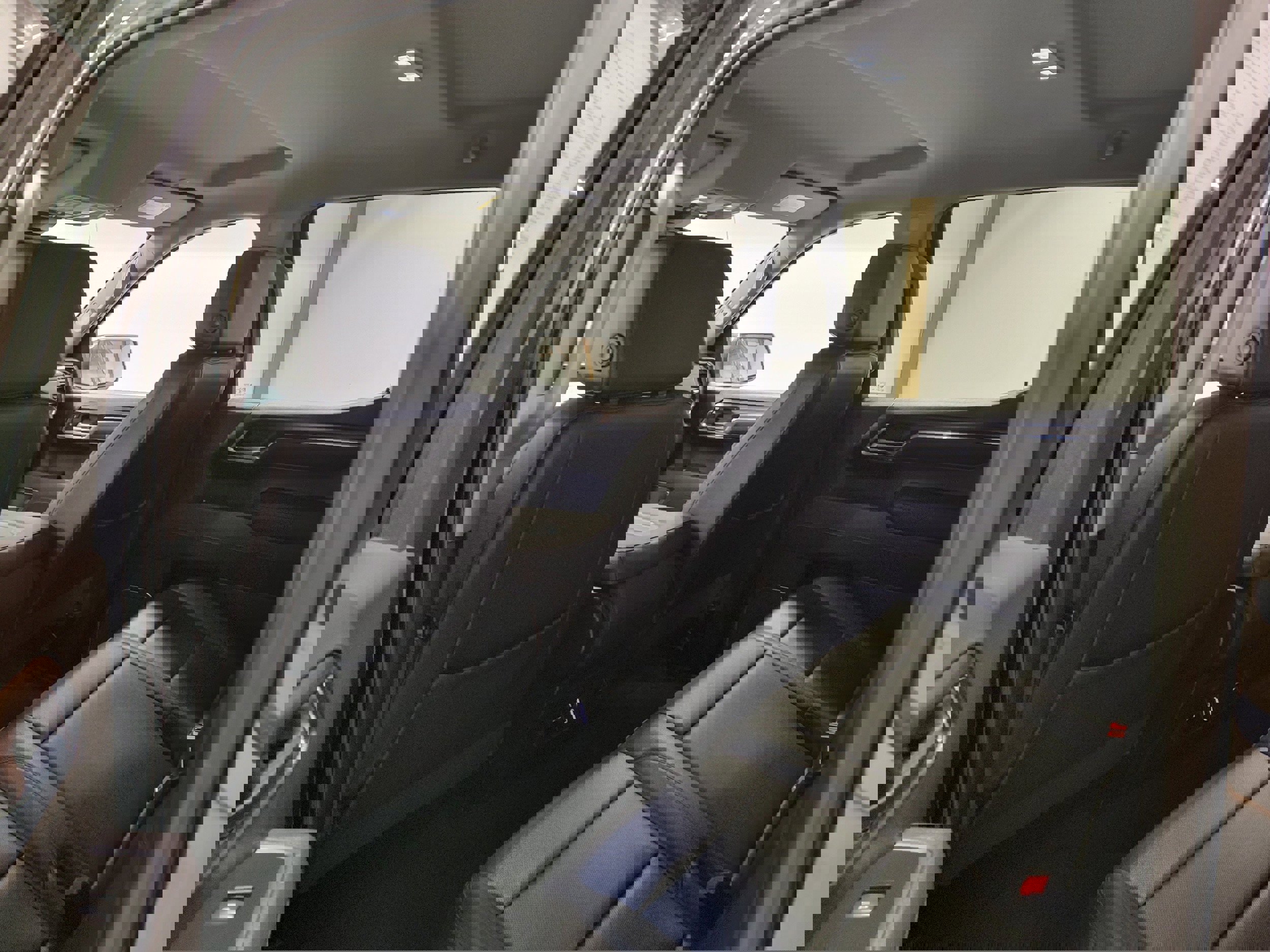 Used 2025 GMC Sierra 1500 SLT image 10