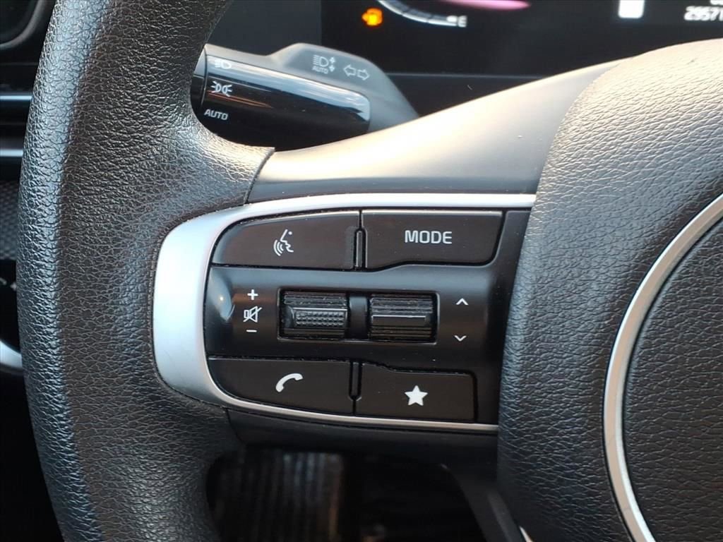 Used 2024 Kia Sportage LX image 12