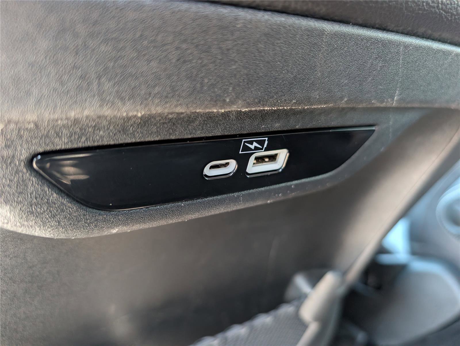 Used 2022 Chrysler Pacifica Touring-L FWD image 16
