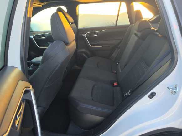 Used 2024 Toyota RAV4 SE w/ Convenience Package AWD/4WD image 15