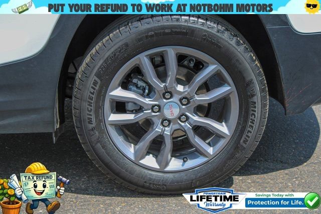 Used 2024 GMC Terrain SLT image 14