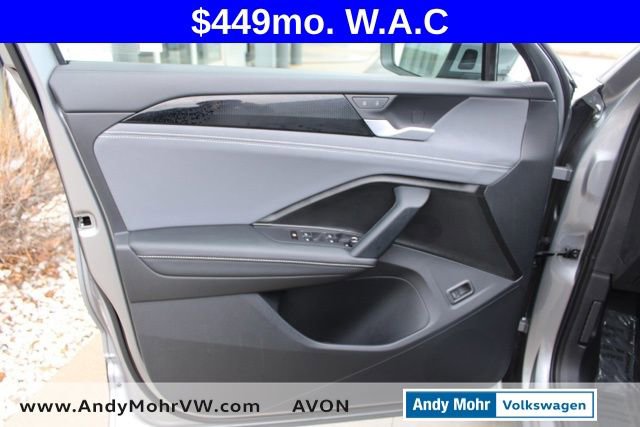 Used 2025 Volkswagen Tiguan SE AWD/4WD image 19