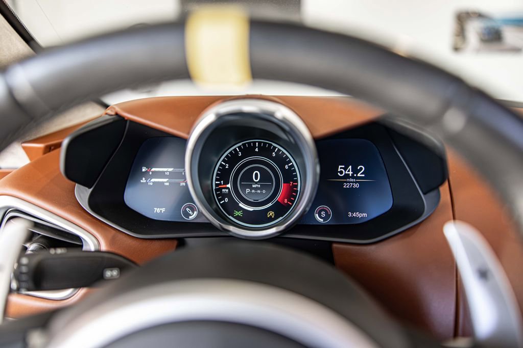 Used 2019 Aston Martin V8 Vantage Coupe image 21