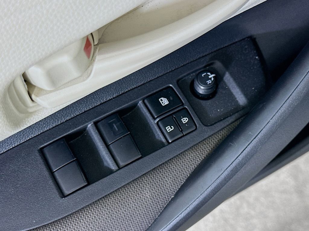 Used 2025 Toyota Corolla LE image 20