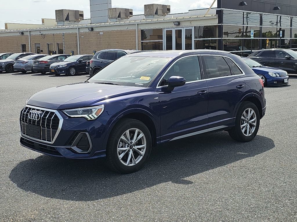 Used 2025 Audi Q3 2.0T Premium Plus w/ Premium Plus Package AWD/4WD image 16