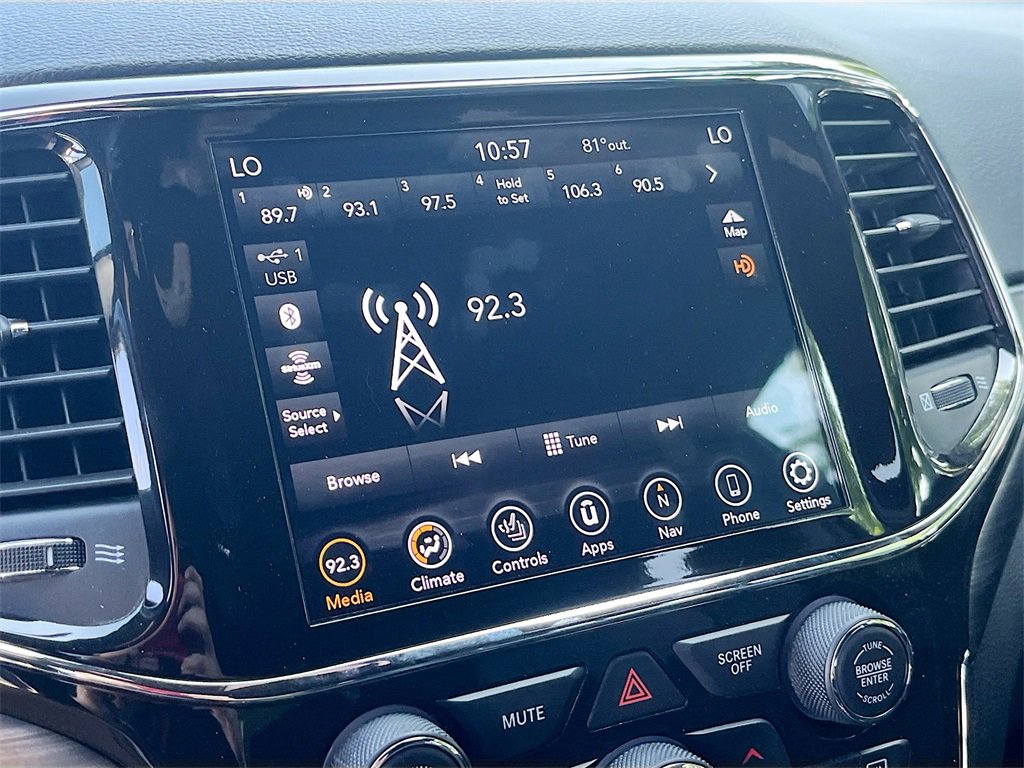 Used 2021 Jeep Grand Cherokee Laredo X image 15