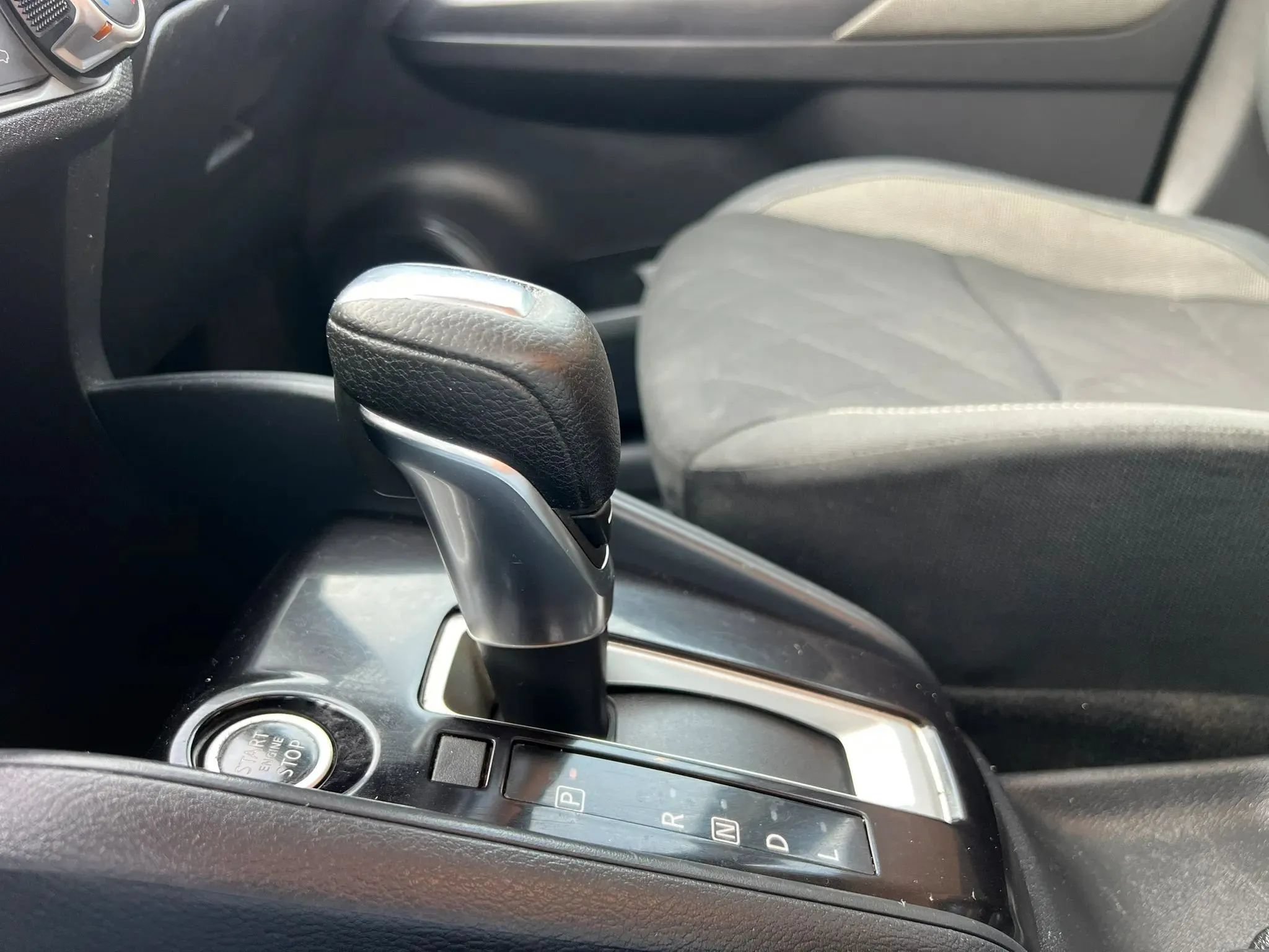 Used 2020 Nissan Kicks S FWD image 27