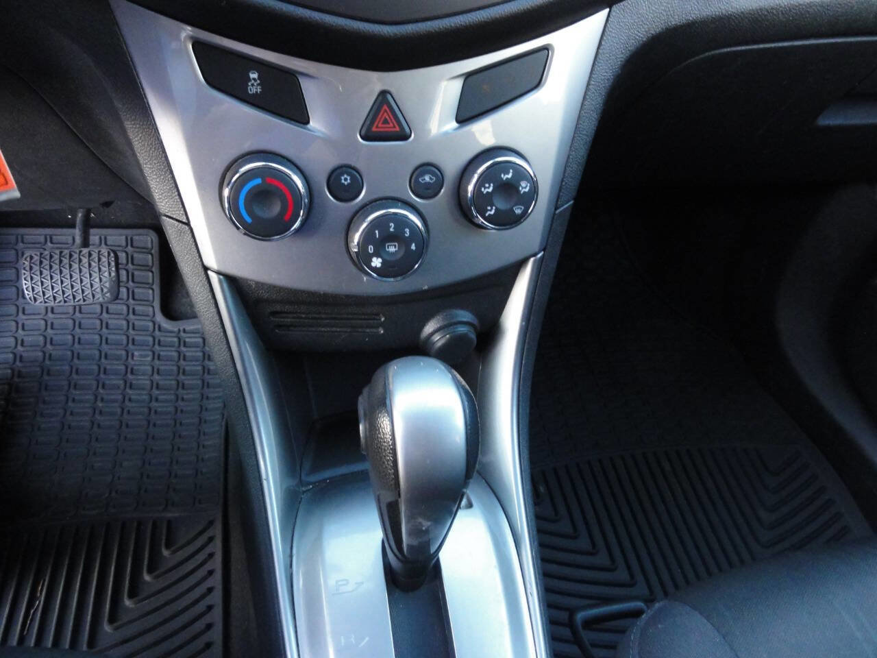 Used 2016 Chevrolet Trax LT AWD/4WD image 17