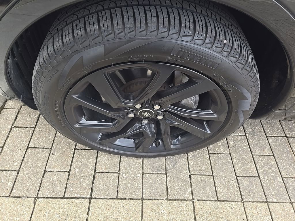 Used 2023 Land Rover Discovery S R-Dynamic image 10