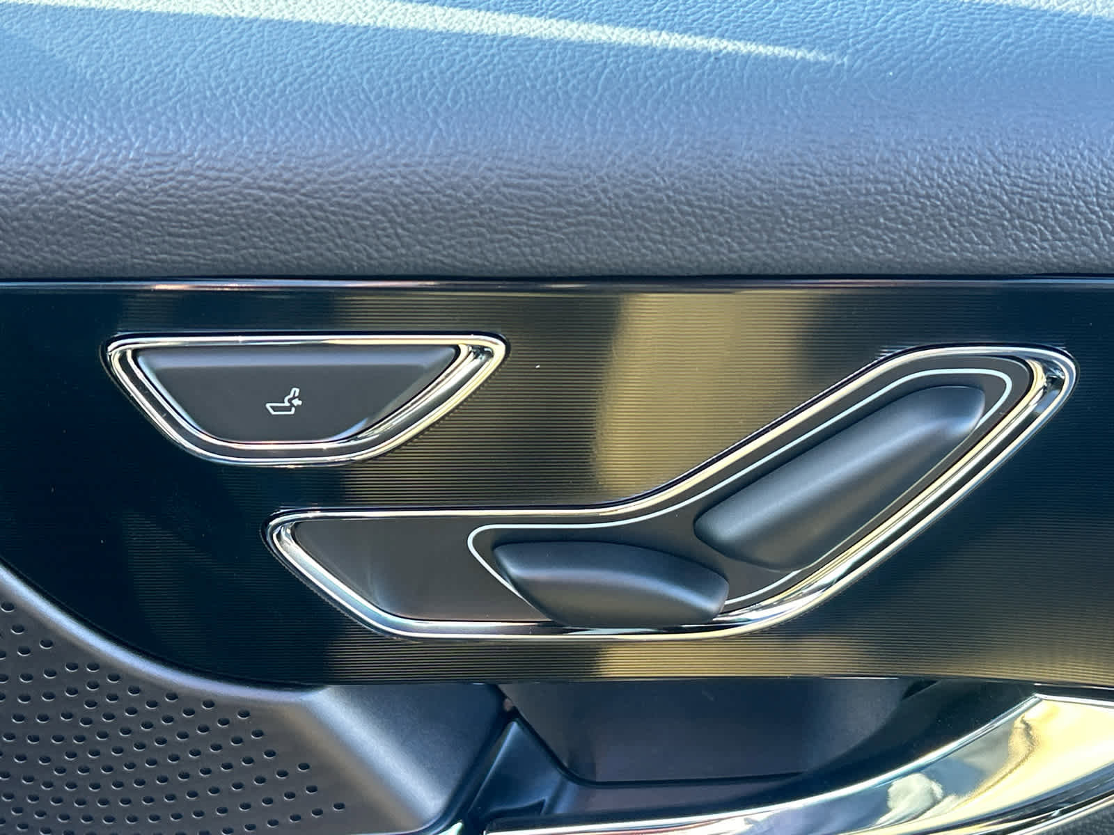 New 2026 Lincoln Corsair Premiere image 17