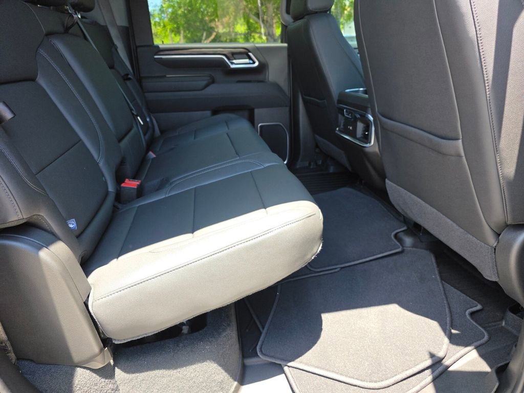 Used 2025 GMC Sierra 3500 SLT w/ SLT Convenience Package AWD/4WD image 13