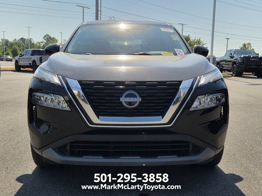 Used 2023 Nissan Rogue SV FWD image 2