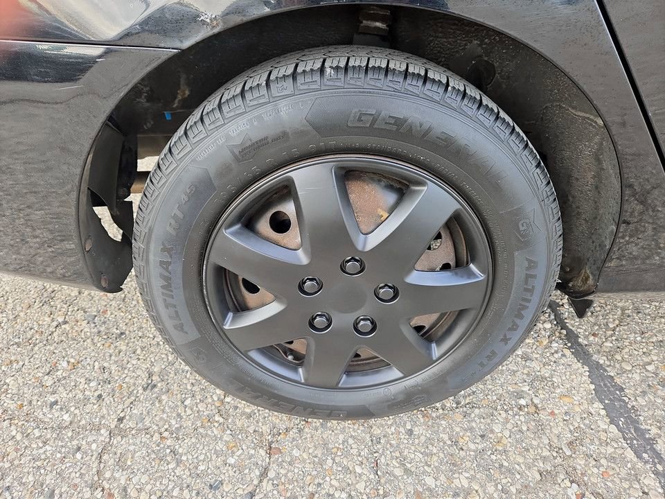 Used 2010 Hyundai Elantra GLS image 28