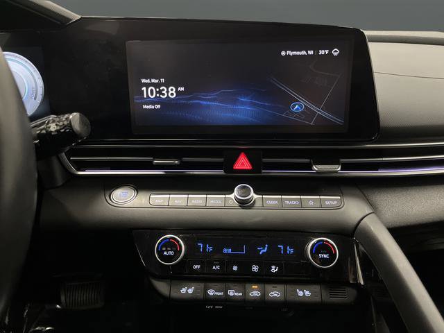 Used 2023 Hyundai Elantra Limited FWD image 9