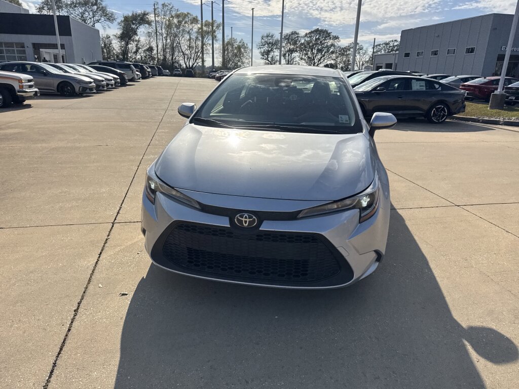 Used 2022 Toyota Corolla LE image 6