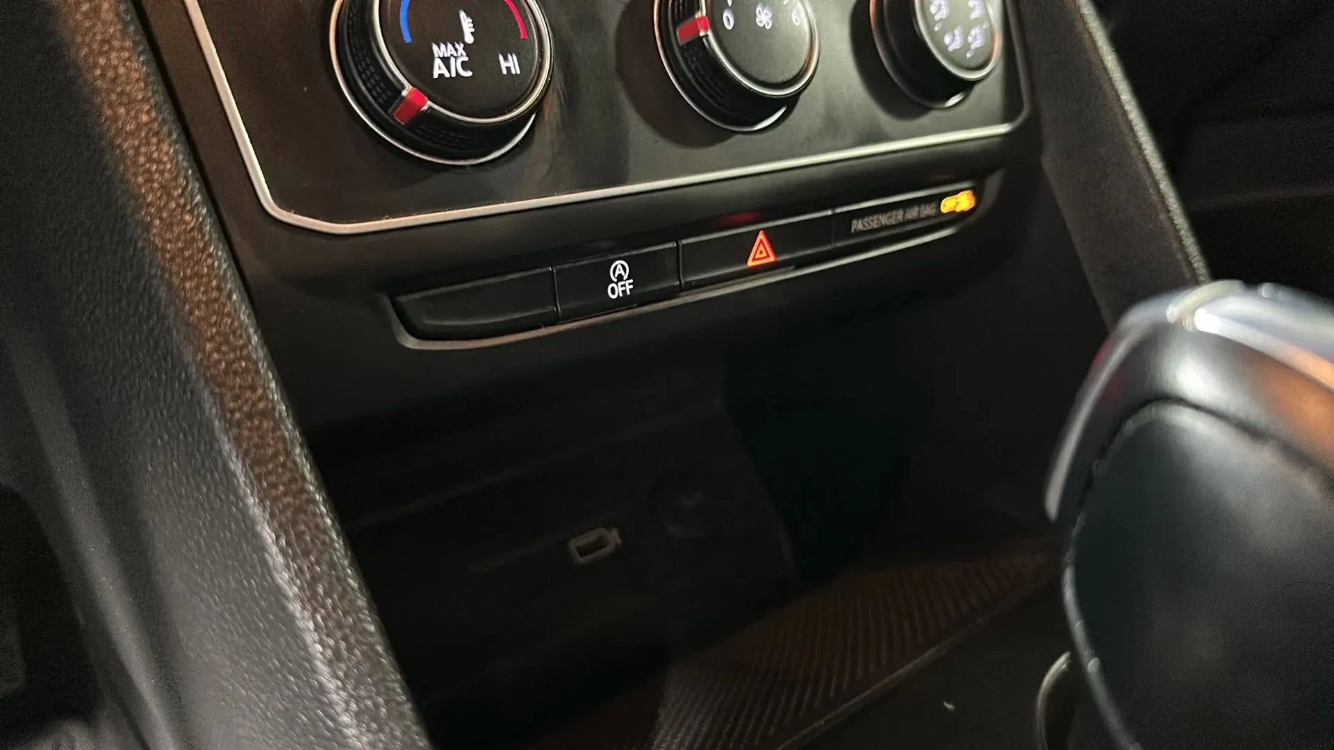 Used 2019 Volkswagen Atlas S FWD image 26