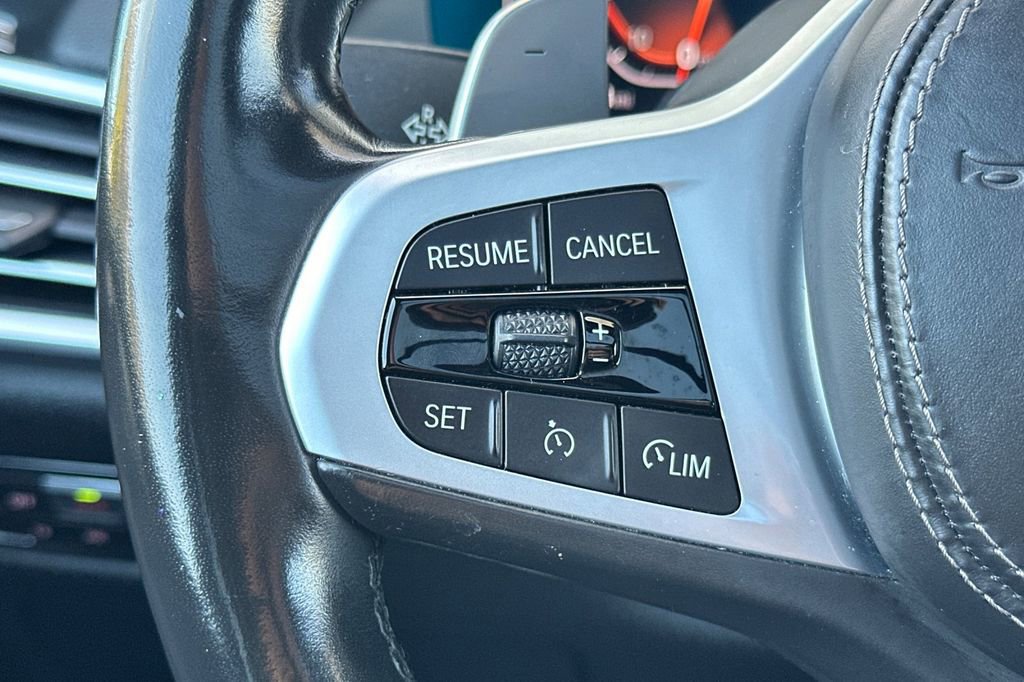 Used 2022 BMW X7 xDrive40i w/ M Sport Package image 28