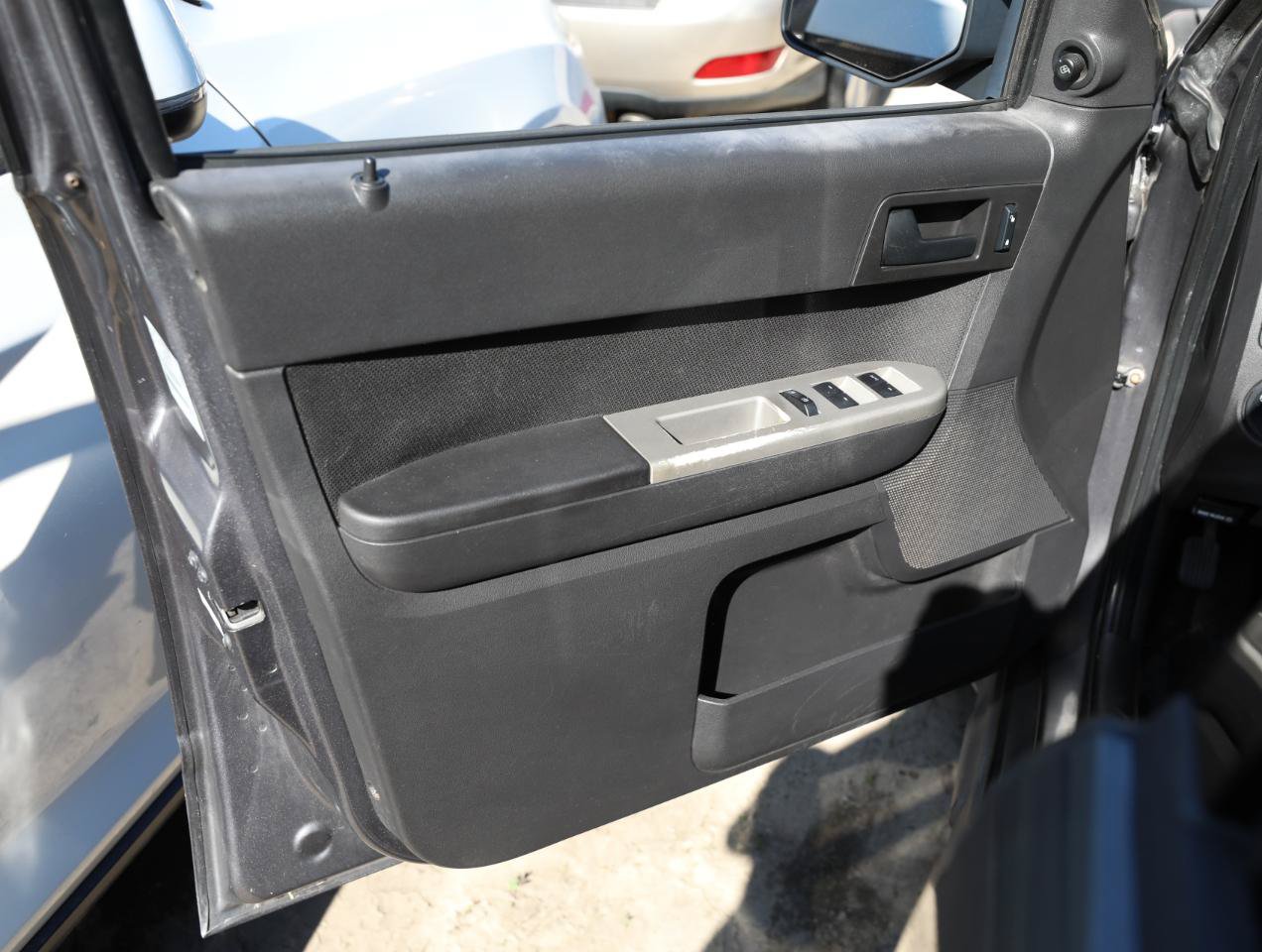 Used 2009 Ford Escape XLT FWD image 15