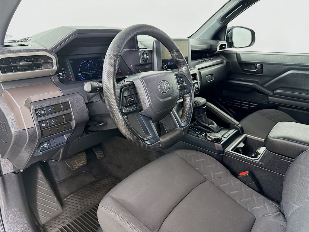 Certified 2024 Toyota Tacoma SR5 AWD/4WD image 10