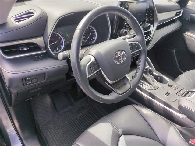 Used 2022 Toyota Highlander XLE image 20
