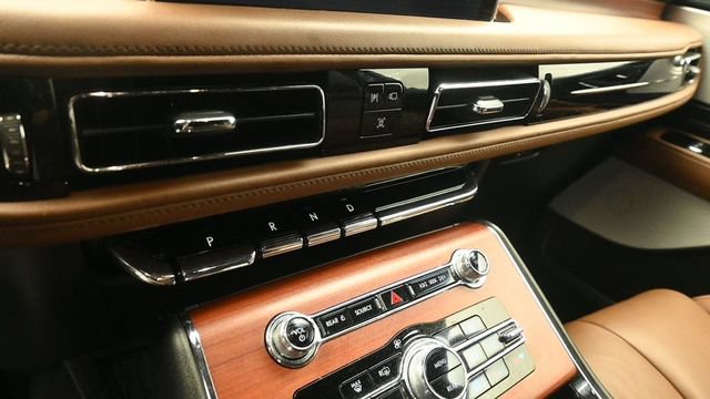 Used 2022 Lincoln Aviator Reserve w/ Equipment Group 201A RWD image 19