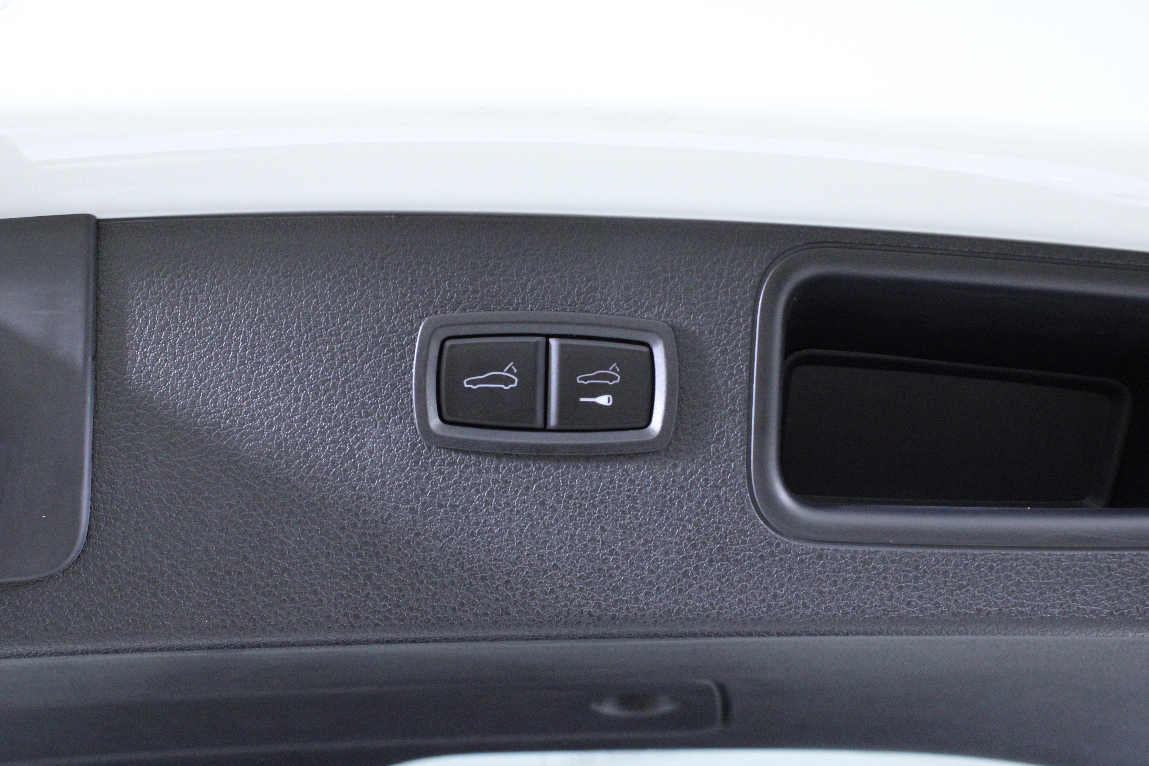 Used 2022 Porsche Macan AWD/4WD image 11