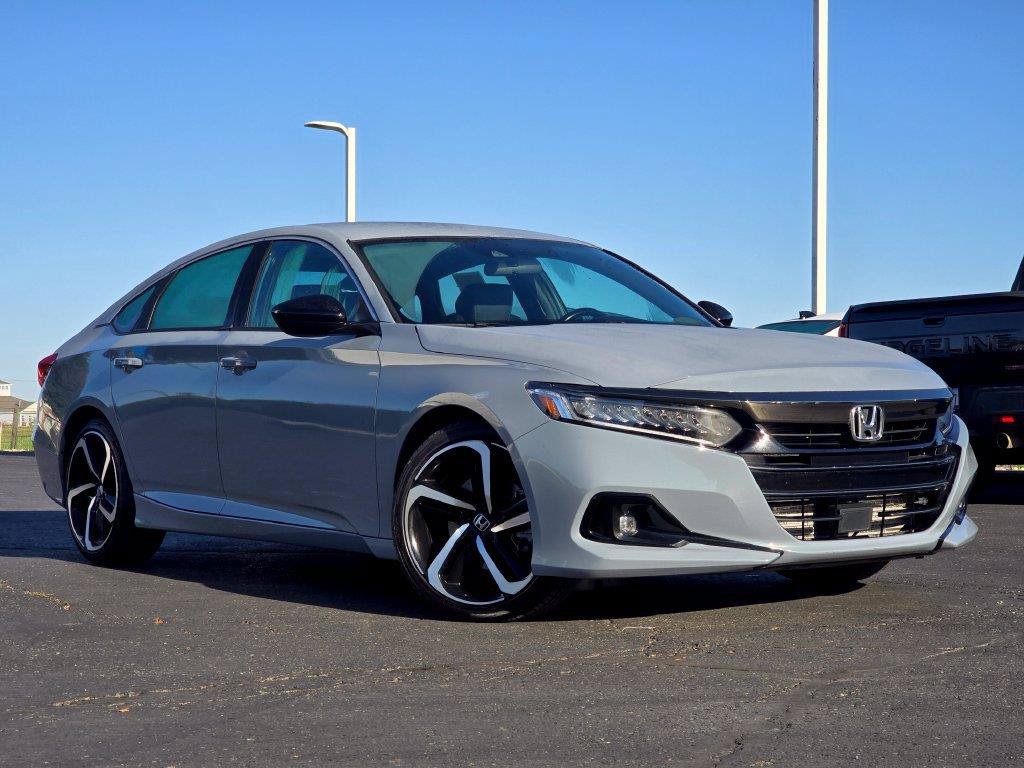 Used 2022 Honda Accord Sport image 2
