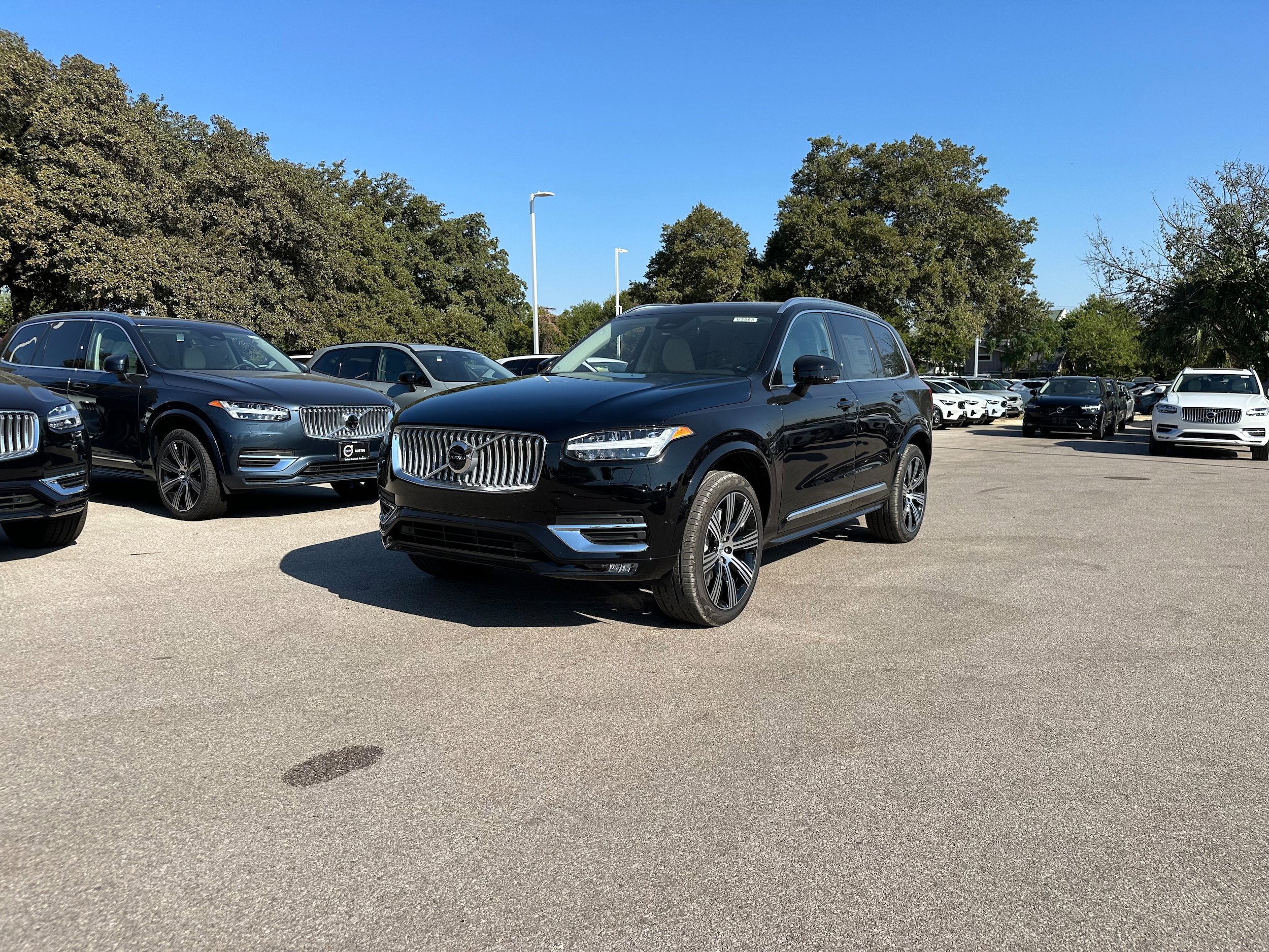 Used 2025 Volvo XC90 B6 Plus w/ Protection Package Premier AWD/4WD image 2