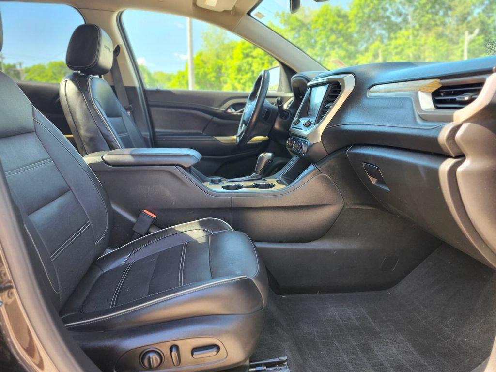 Used 2019 GMC Acadia Denali w/ Technology Package AWD/4WD image 11