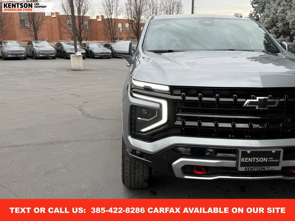 Used 2025 Chevrolet Suburban Z71 image 13