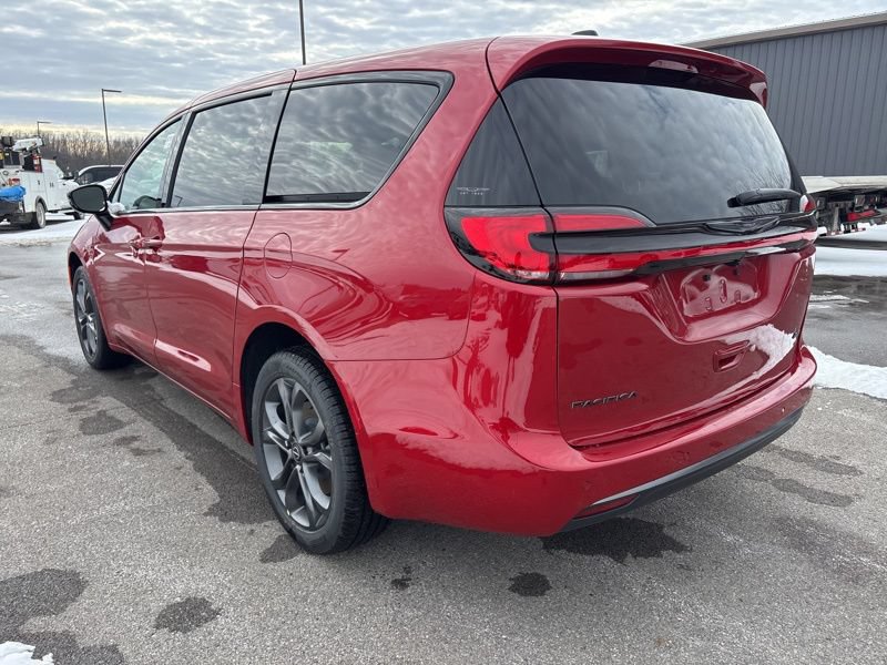 New 2026 Chrysler Pacifica Select AWD/4WD image 5