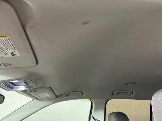 Used 2021 Chevrolet Traverse LT image 22