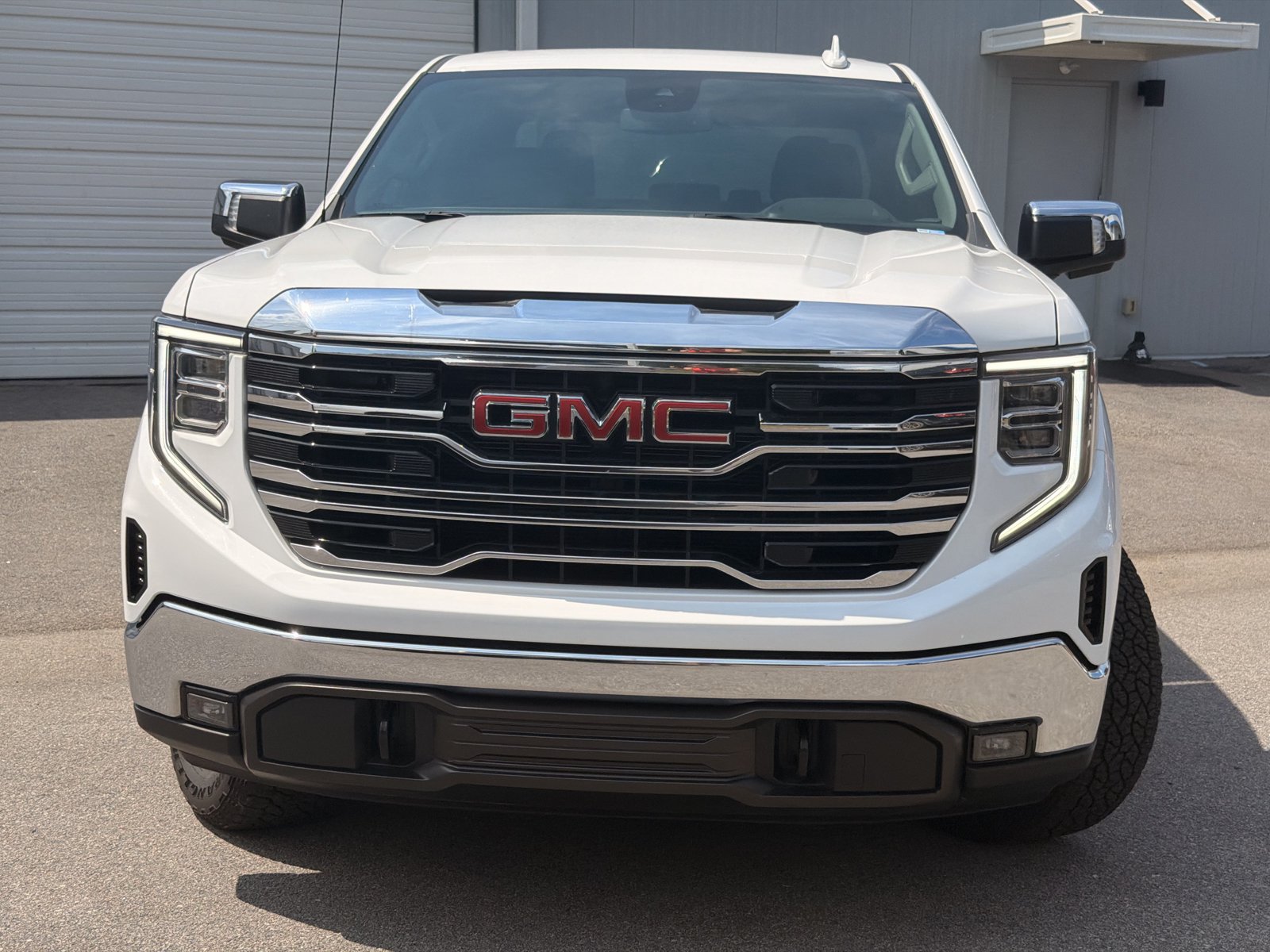 Used 2025 GMC Sierra 1500 SLT w/ SLT Premium Package AWD/4WD image 6