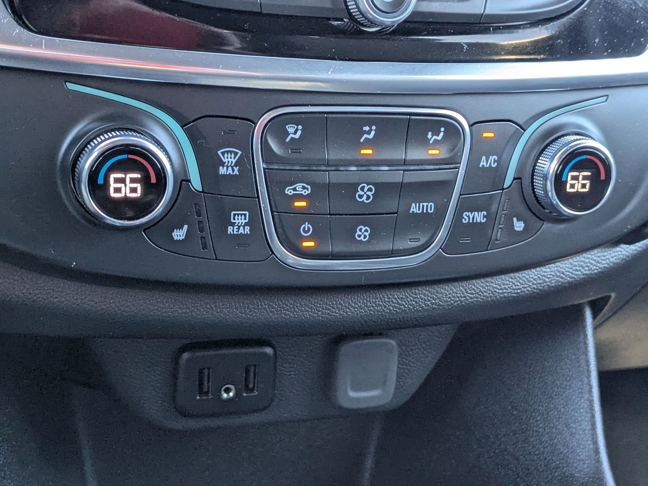 Certified 2023 Chevrolet Traverse LT image 22