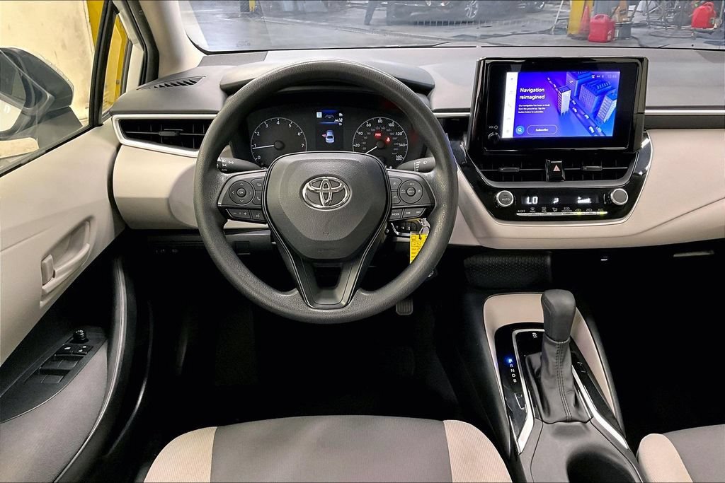 Used 2025 Toyota Corolla LE FWD image 4