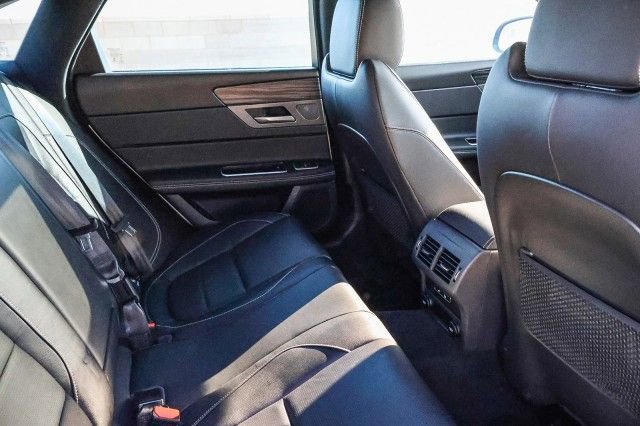 Used 2018 Jaguar XF S image 22