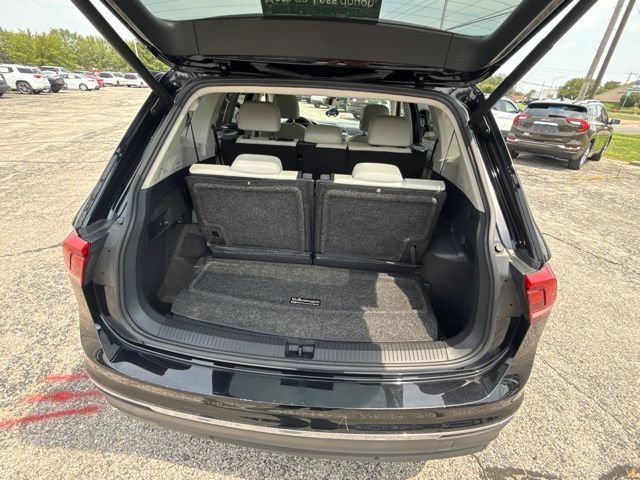 Used 2021 Volkswagen Tiguan SEL w/ 3-Row Tiguan MDO Package FWD image 28