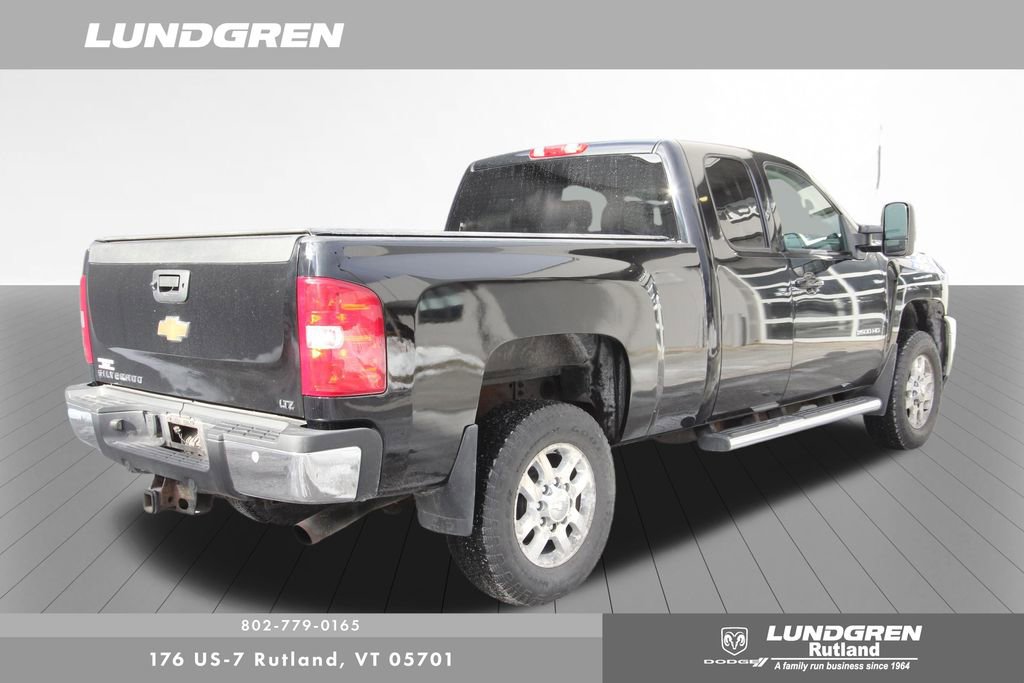 Used 2011 Chevrolet Silverado 2500 LTZ w/ LTZ Plus Package image 3